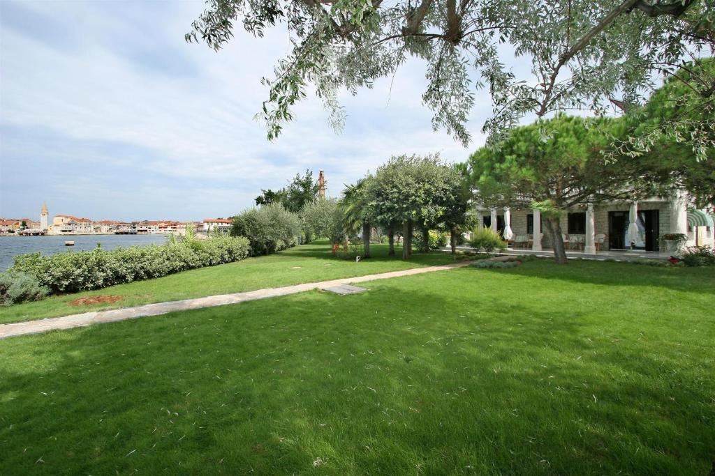 Apartments Bella Vista Umag Exterior photo