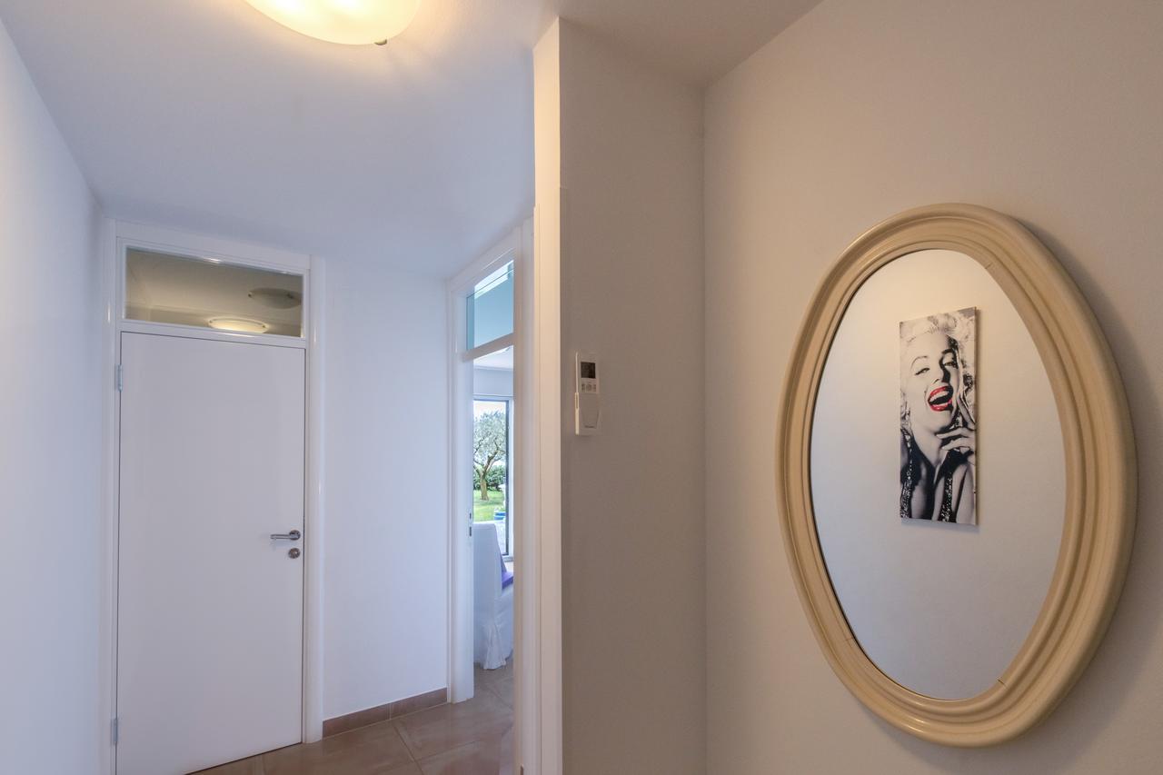 Apartments Bella Vista Umag Exterior photo