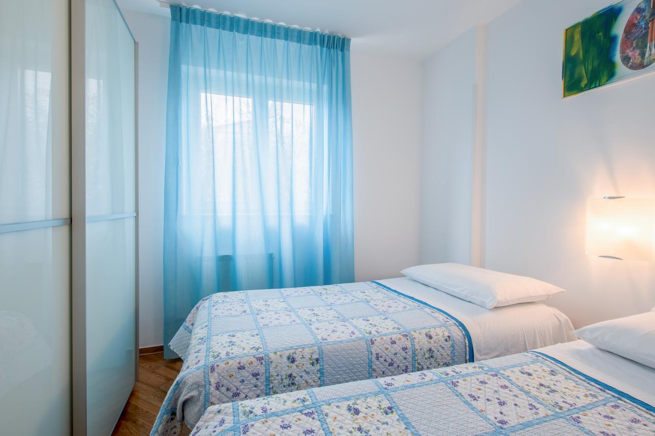 Apartments Bella Vista Umag Exterior photo